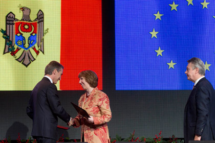 Европарламент проголосовал за отмену виз с Молдавией