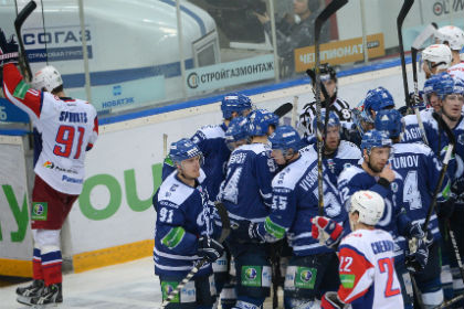 «Динамо» второй раз подряд обыграло «Локомотив» в матче плей-офф КХЛ