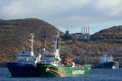 Greenpeace решил проникнуть на «Арктик Санрайз» через суд