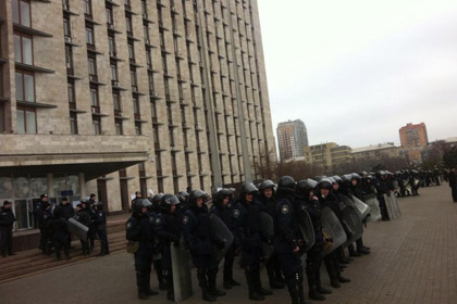 В Донецке эвакуировали захвативших администрацию активистов