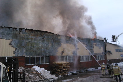 В Ижевске произошел крупный пожар на складе мебели