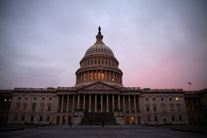 Законопроект о помощи Украине прошел первое слушание в сенате США