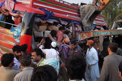 Более 40 человек погибли в ДТП в Пакистане