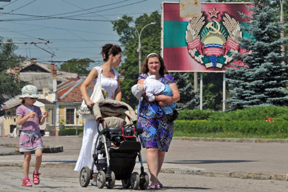 Детям молдавских гастарбайтеров подыщут опекунов