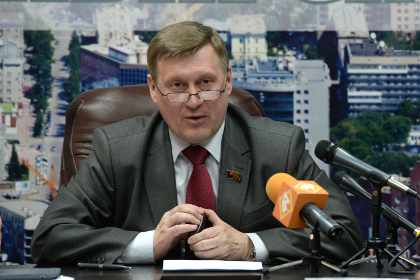 Коммунист Анатолий Локоть вступил в должность мэра Новосибирска