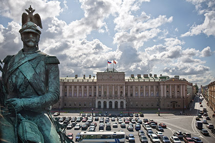 Первые платные парковки в Петербурге появятся в 2015 году