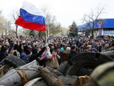 Пророссийские активисты вышли на митинги в Харькове и Донецке
