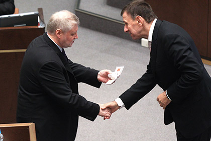 Самый высокооплачиваемый сенатор за год заработал почти миллиард рублей