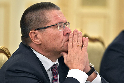 Улюкаев назвал снижение рейтинга России несущественным для инвесторов