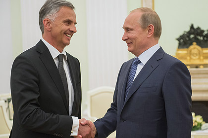 Встреча Путина с главой ОБСЕ опустила доллар ниже 35 рублей
