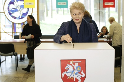 Второй тур президентских выборов в Литве назначен на 25 мая