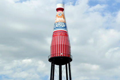 70-метровую бутылку кетчупа выставили на продажу за полмиллиона долларов