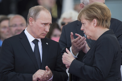 Путин и Меркель призвали обеспечить безопасность на месте крушения «Боинга»