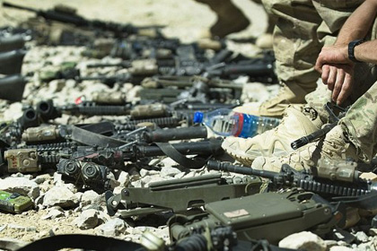 США признали частичную потерю поставленного в Афганистан оружия
