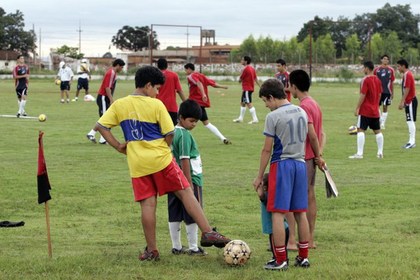 Юных футболистов из Парагвая задержали за контрабанду марихуаны