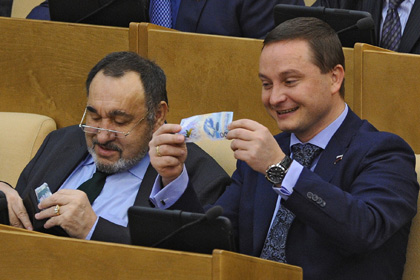 Центробанк отказался стереть Аполлона со 100-рублевой купюры