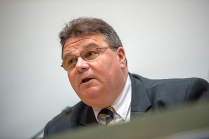 Глава МИД Литвы обвинил ополченцев в убийстве своего консула