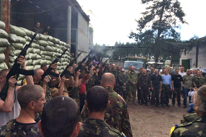 Горсовет Луганска возмутился самоуправством добровольческих батальонов