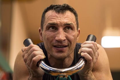 Кличко отменил бой с болгарским боксером из-за травмы