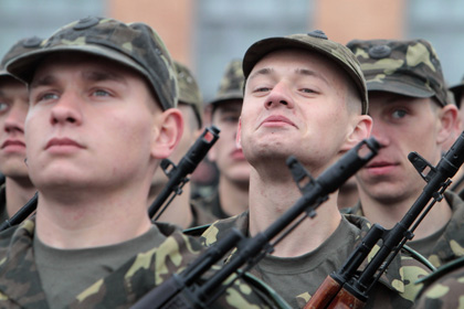 Минобороны предложило обязать всех украинцев проходить курс молодого бойца