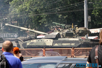 Минобороны Украины отказалось объяснить передвижение танков по Киеву
