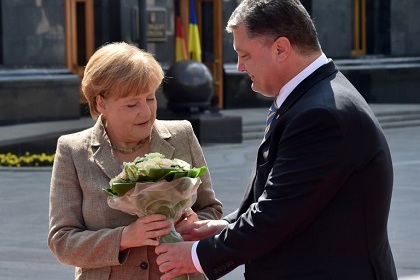 Порошенко назвал Меркель адвокатом Украины