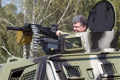 Порошенко разрешил милиционерам на востоке Украины стрелять без предупреждения