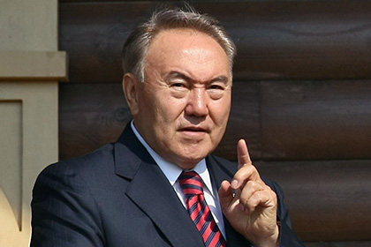 Президент Казахстана призвал наказывать госчиновников за сплетничество