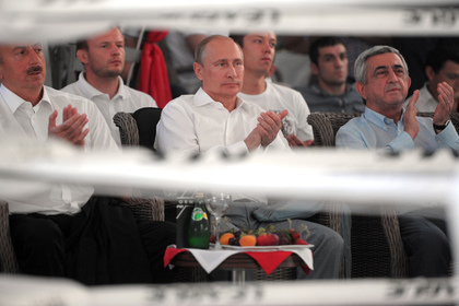 Путин помог подняться выпавшему с ринга российскому самбисту