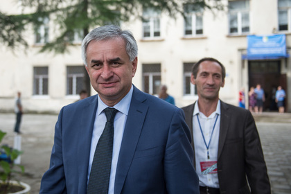 Рауль Хаджимба победил на выборах президента Абхазии