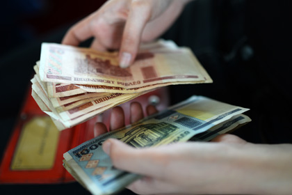 В Белоруссии чиновников будут лишать пенсий за взятки