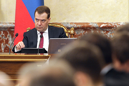 Медведев заявил о необходимости совершенствования законов для защиты СМИ