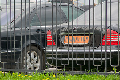 Mercedes-Benz обогнал «АвтоВАЗ» по продажам в России