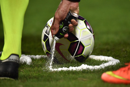 В Германии потребовали запретить в футболе исчезающий спрей