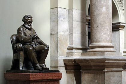 В Венгрии снесли последнюю статую Маркса