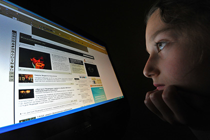 Больше половины российских школьников сидят в интернете сутками