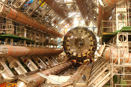 Искать связанные с бозоном Хиггса неизвестные частицы предложили всем желающим