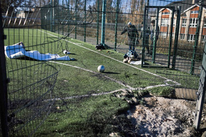 Киев заподозрил ополченцев в обстреле школы в Донецке