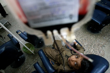 10 детей заражены ВИЧ при переливании крови в Пакистане