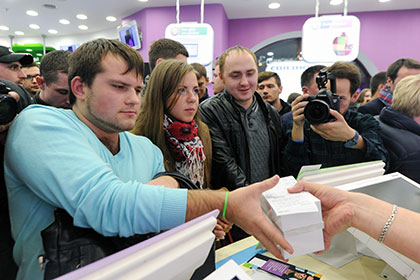 Apple и В-бренды помогли увеличить продажи смартфонов в России на 40 процентов