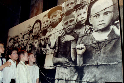Латвия отменила выставку в Париже об узниках концлагеря Саласпилс
