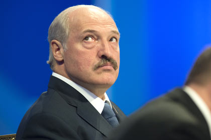 Лукашенко отказался от шоковой терапии экономики из-за угрозы майдана