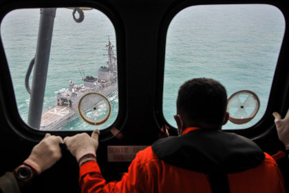 Спасатели предположительно получили сигналы «черных ящиков» лайнера AirAsia