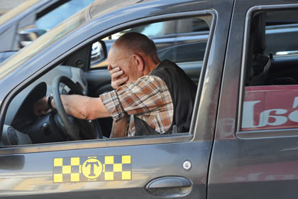 В Казахстане станут штрафовать назойливых таксистов