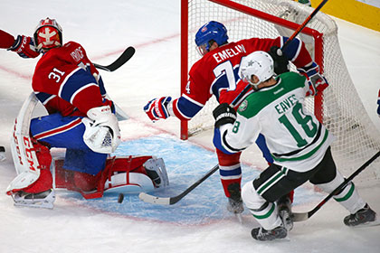 В НХЛ россиянин разбил лицо канадцу