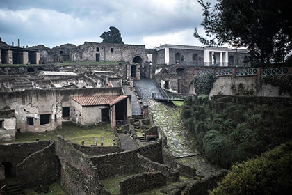 В Помпеях пройдет выставка украденных туристами обломков