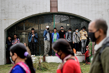 Латвийцам предложили выбираться из зоны землетрясения в Непале пешком