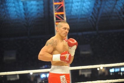 Украинский боксер Усик победил россиянина Князева