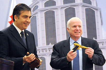 Саакашвили и Маккейн вошли в Совет реформ при Порошенко