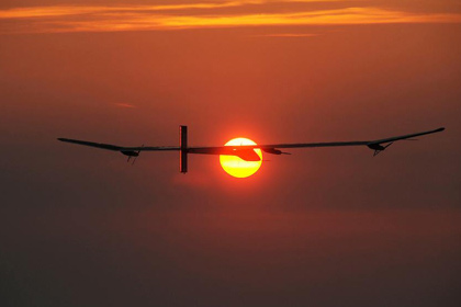 Самолет на солнечных батареях продолжил прерванную непогодой кругосветку